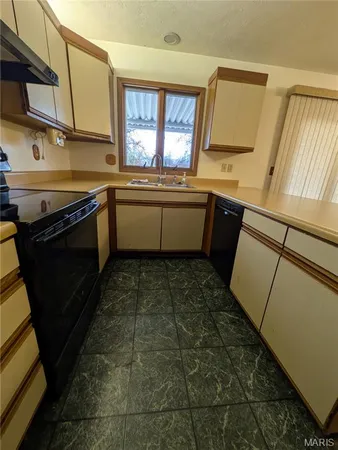 $184,900 | 1620 Forest Hills Drive, Unit D, St. Charles, MO 63303