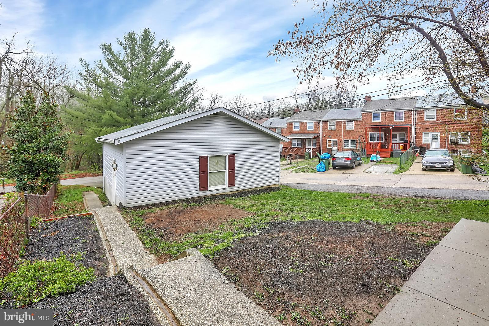 5229 Hillwell Road Baltimore, MD 21229 - Photo 20 of 24 Exterior (General)