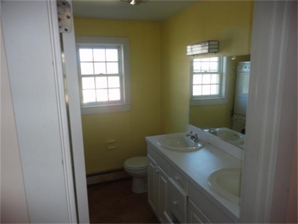 75 Bartlett Road, Unit B Nantucket, MA 02554 - Photo 8 of 10 Gallery Image 8