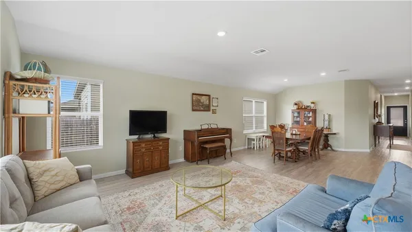 $2,175 | 2717 A San Martin Lane, Seguin, TX 78155