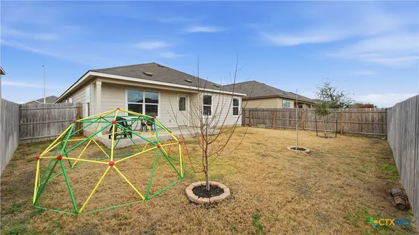 $2,175 | 2717 A San Martin Lane, Seguin, TX 78155