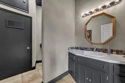 a bathroom with a toilet