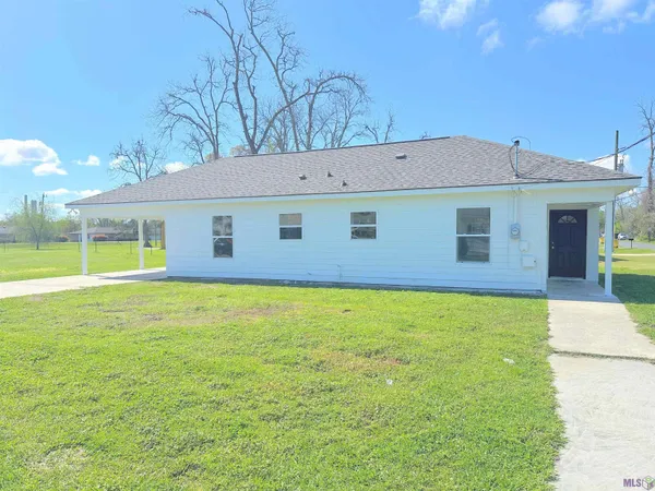 $1,290 | 1705 Ravier Lane, Sunshine, LA 70780