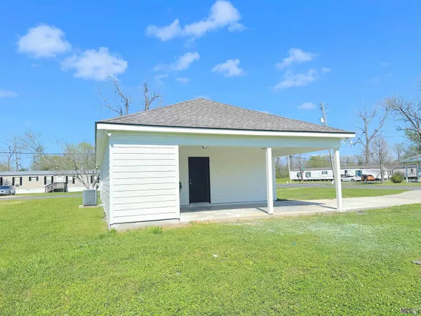 $1,290 | 1705 Ravier Lane, Sunshine, LA 70780