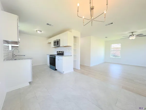 $1,290 | 1705 Ravier Lane, Sunshine, LA 70780