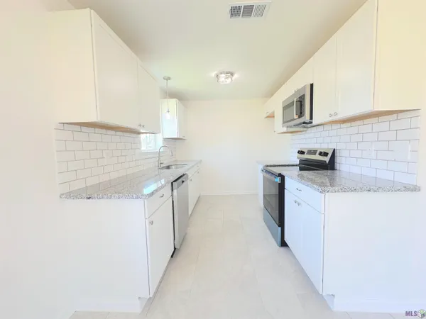 $1,290 | 1705 Ravier Lane, Sunshine, LA 70780