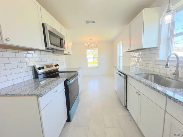 $1,290 | 1705 Ravier Lane, Sunshine, LA 70780