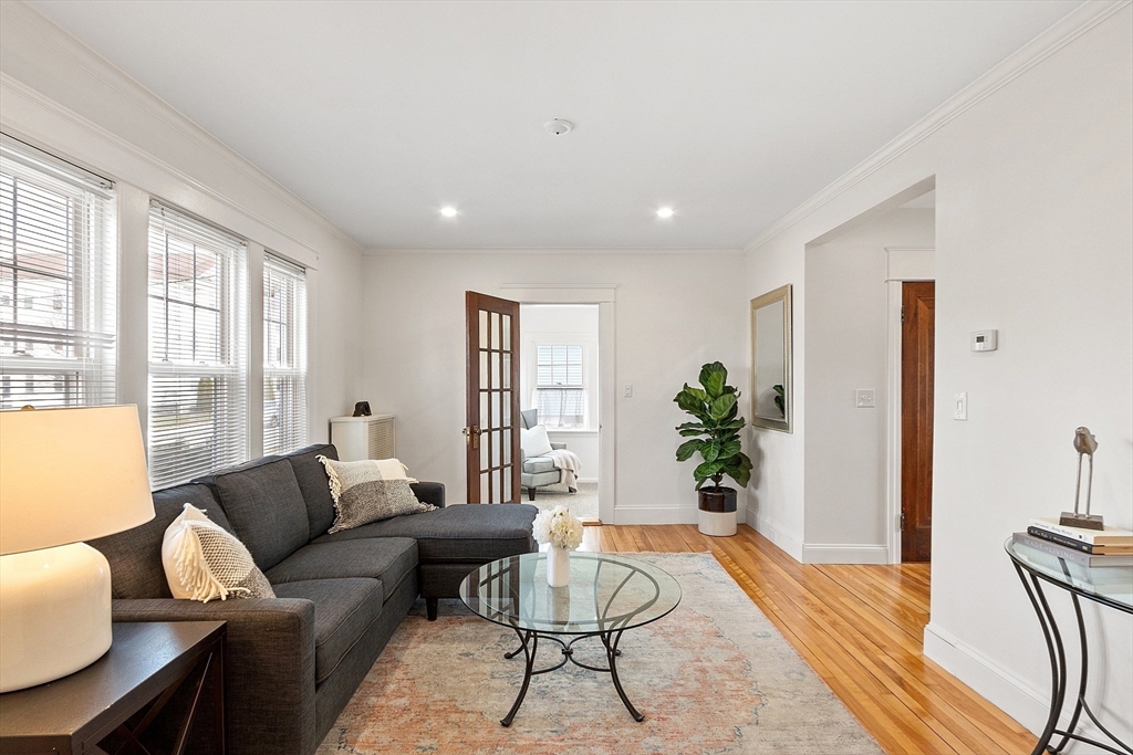 48 King Philip Road Worcester, MA 01606 - Photo 4 of 19