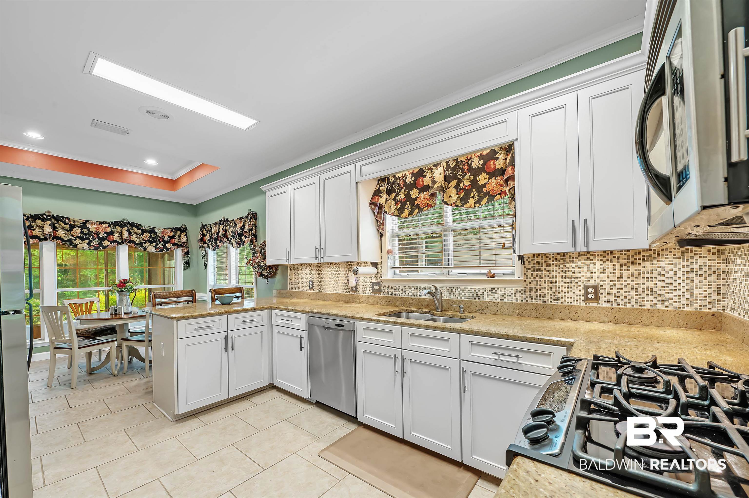 8963 North Court Daphne, AL 36527 - Photo 10 of 29 Kitchen