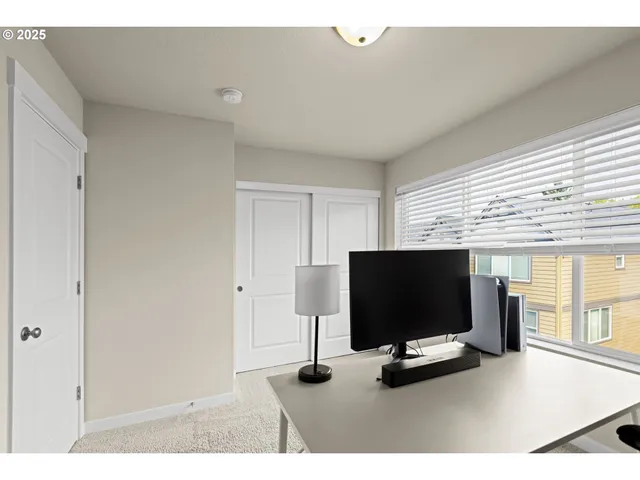 $405,000 | 176 Southwest Hewitt Avenue, Troutdale, OR 97060