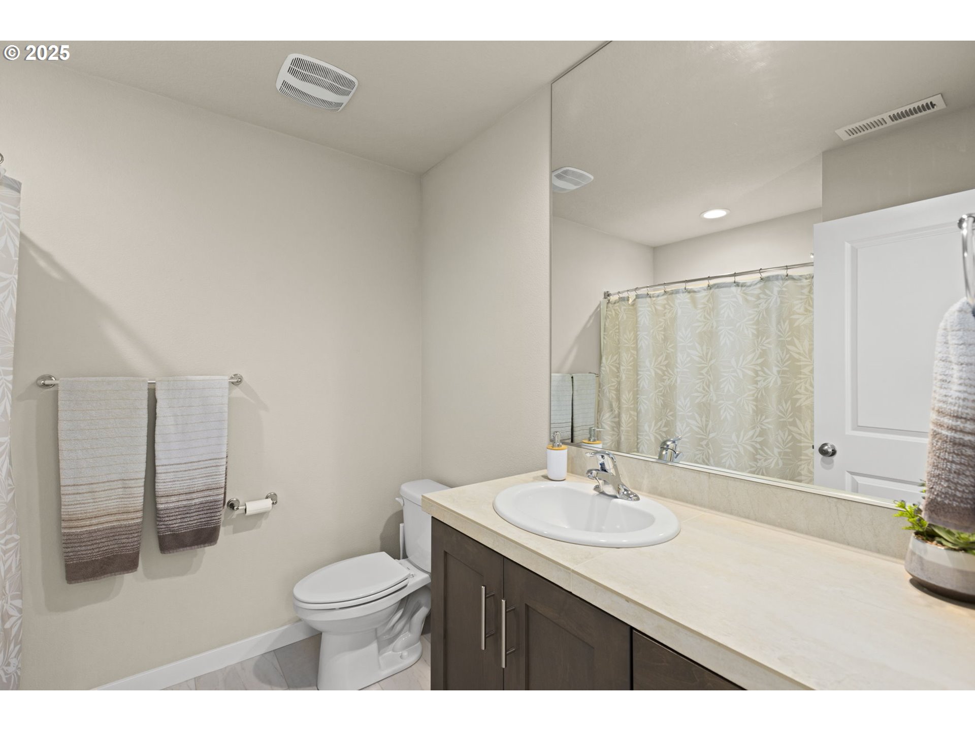 176 Southwest Hewitt Avenue Troutdale, OR 97060 - Photo 18 of 40