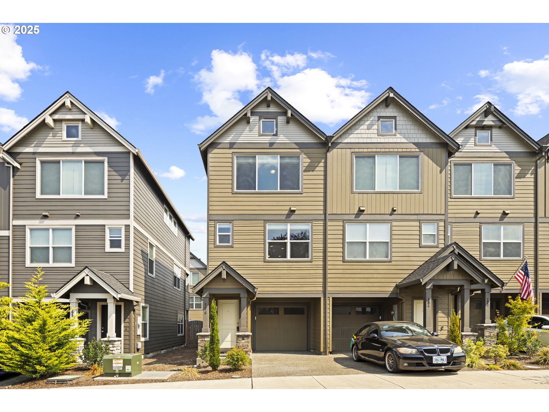 176 Southwest Hewitt Avenue Troutdale, OR 97060 - Photo 2 of 40