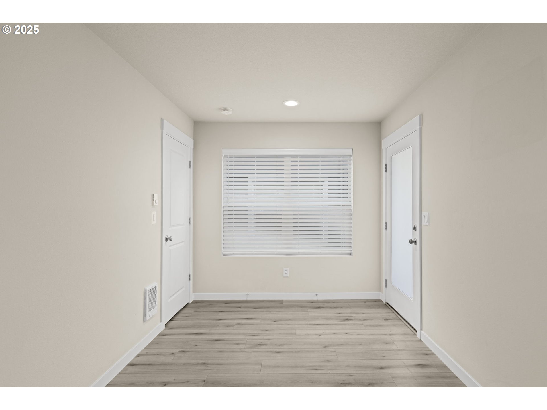 176 Southwest Hewitt Avenue Troutdale, OR 97060 - Photo 25 of 40