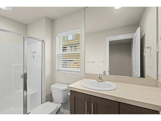 $405,000 | 176 Southwest Hewitt Avenue, Troutdale, OR 97060