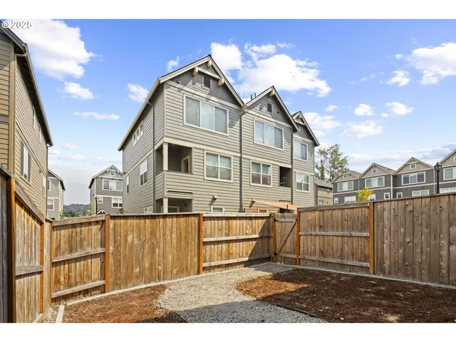 $405,000 | 176 Southwest Hewitt Avenue, Troutdale, OR 97060