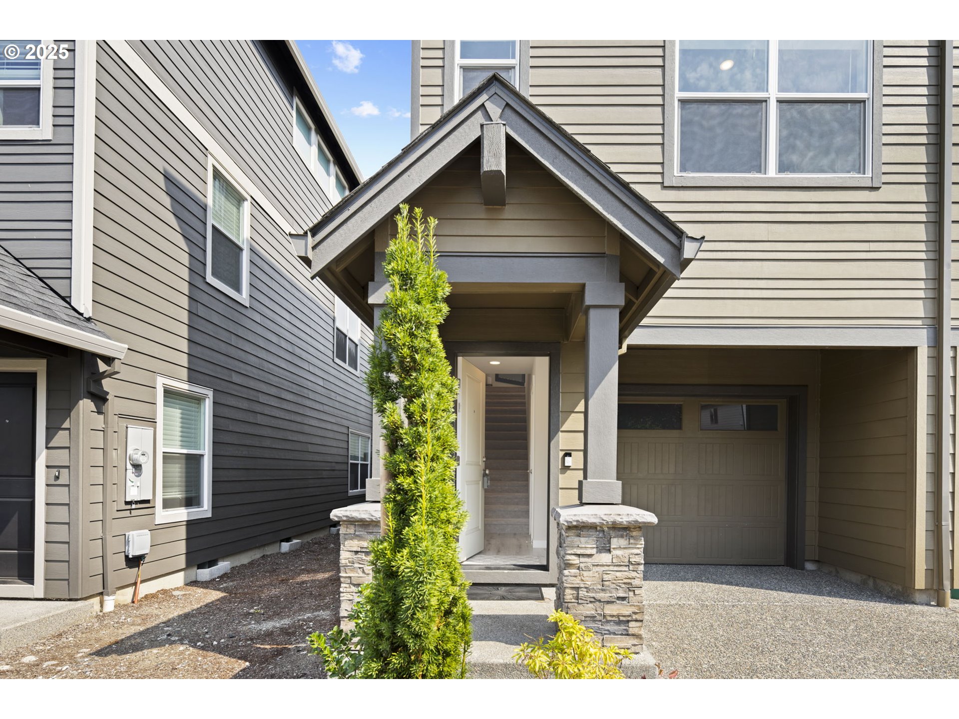 176 Southwest Hewitt Avenue Troutdale, OR 97060 - Photo 4 of 40