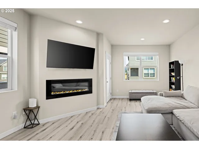 $405,000 | 176 Southwest Hewitt Avenue, Troutdale, OR 97060