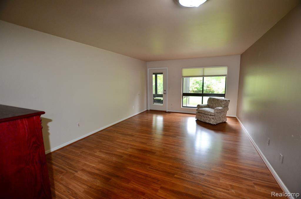 986 Wexford Way Rochester Hills, MI 48307 - Photo 8 of 15