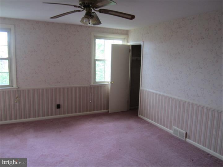 11832 Basile Road Philadelphia, PA 19154 - Photo 3 of 14