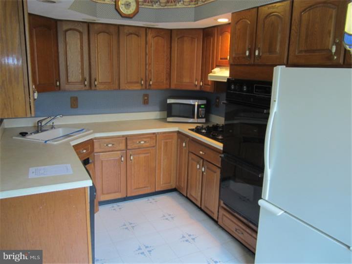 11832 Basile Road Philadelphia, PA 19154 - Photo 9 of 14