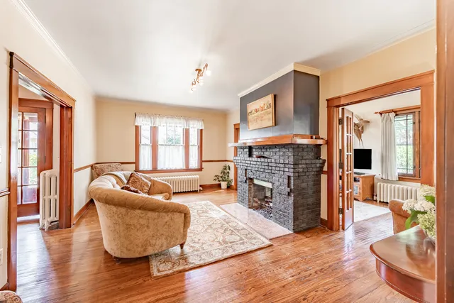 $439,900 | 650 Park Street, Elgin, IL 60120