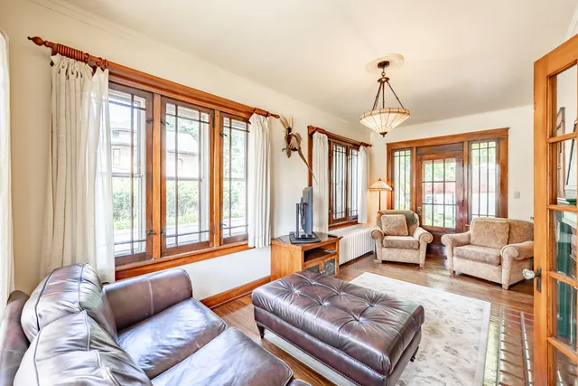 $439,900 | 650 Park Street, Elgin, IL 60120