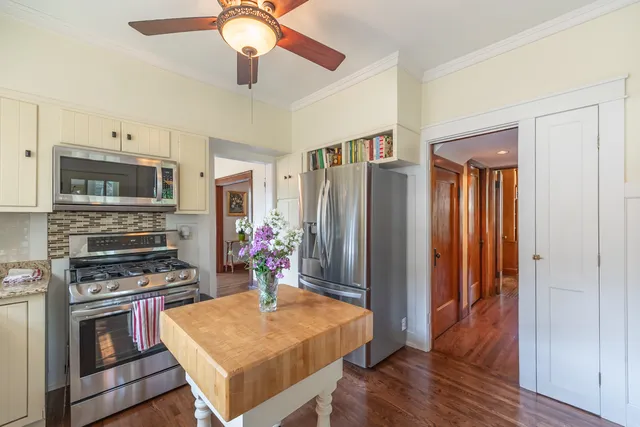 $439,900 | 650 Park Street, Elgin, IL 60120