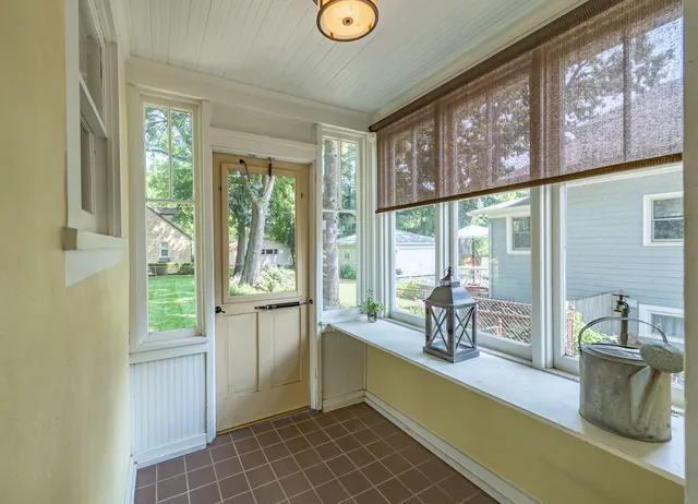 $439,900 | 650 Park Street, Elgin, IL 60120