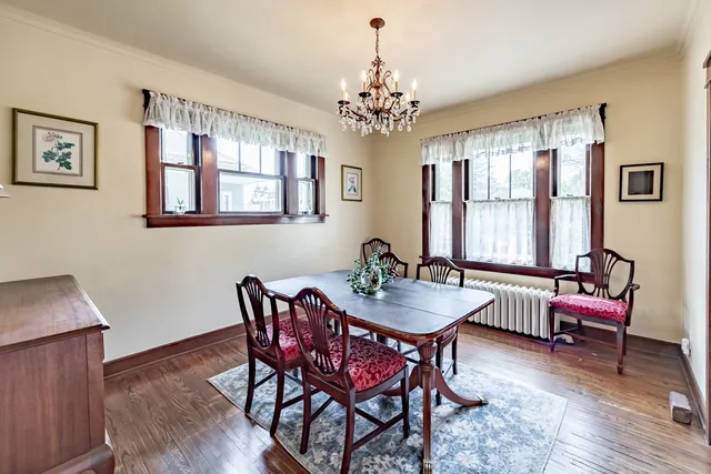 $439,900 | 650 Park Street, Elgin, IL 60120