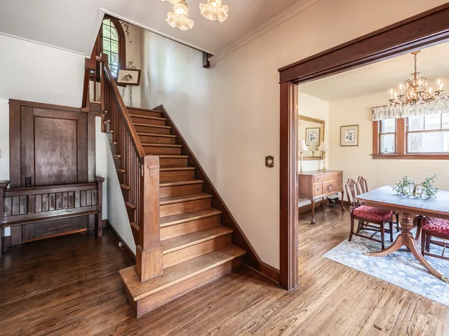 $439,900 | 650 Park Street, Elgin, IL 60120