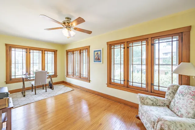 $439,900 | 650 Park Street, Elgin, IL 60120