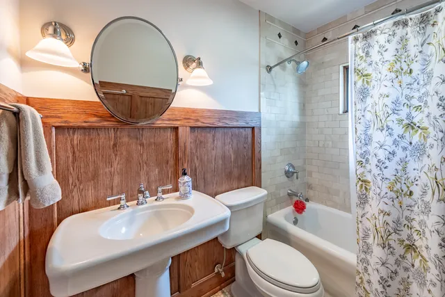 $439,900 | 650 Park Street, Elgin, IL 60120