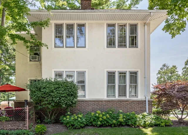 $439,900 | 650 Park Street, Elgin, IL 60120