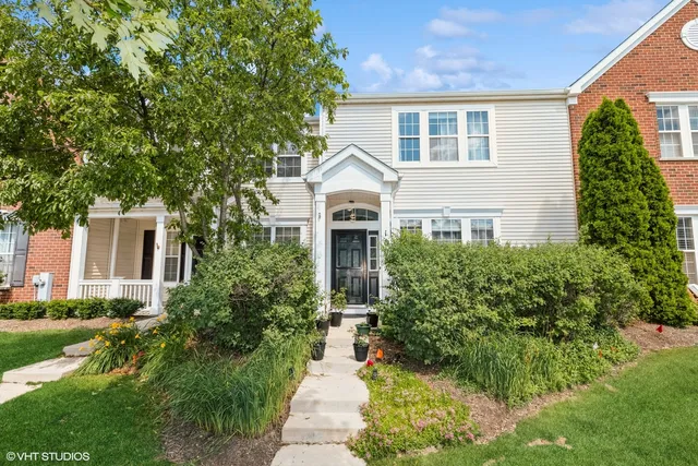 $1,950 | 1808 Powers Road, Unit 1808, Woodstock, IL 60098