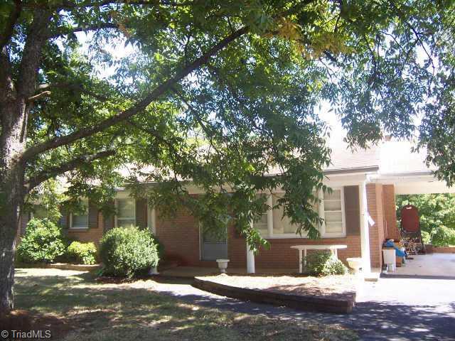 990 Ridge Road Lexington, NC 27295 - Photo 1 of 1 Exterior Front.