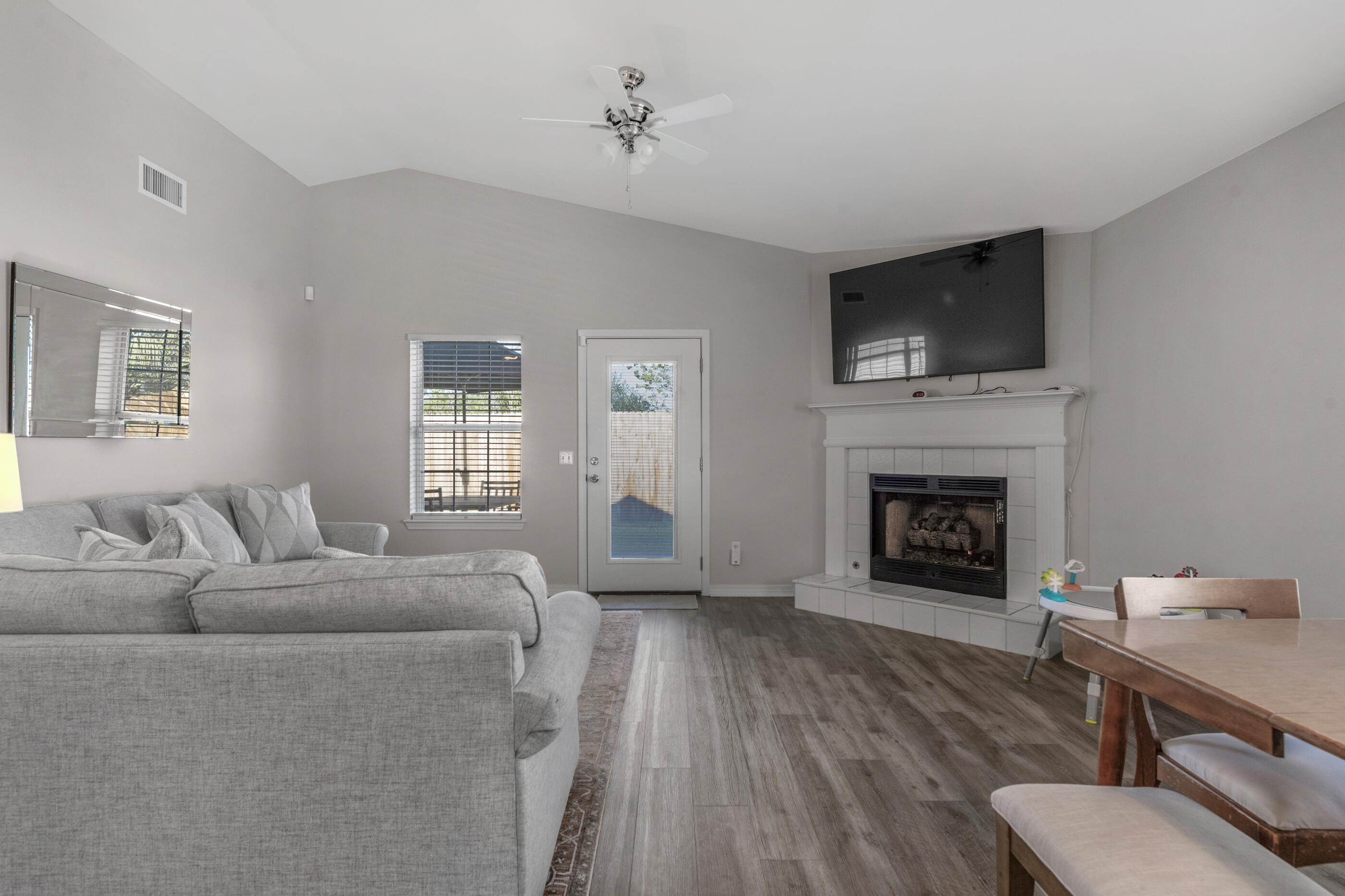 764 Randall Roberts Road Fort Walton Beach, FL 32547 - Photo 5 of 43 Cathedral ceiling