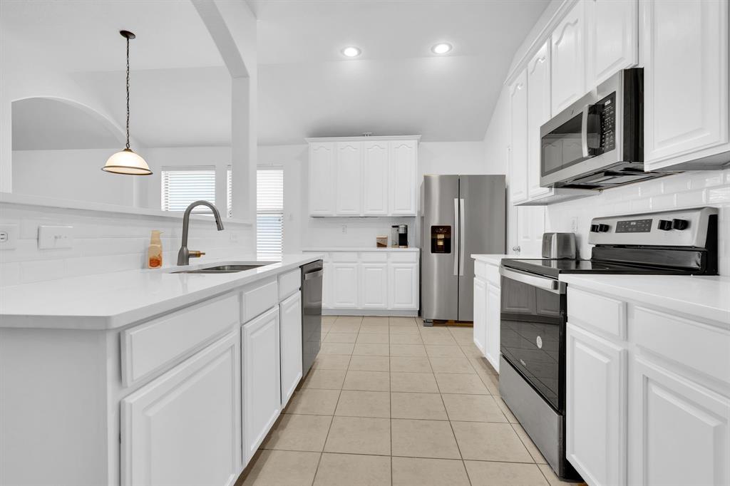 3908 Cloud Cover Road Fort Worth, TX 76262 - Photo 6 of 24 Gallery Image 6