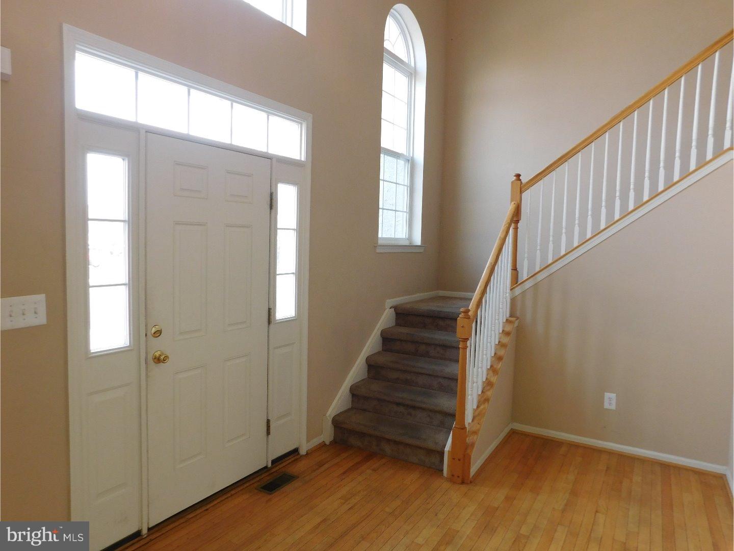 7 Log Cabin Road Sicklerville, NJ 08081 - Photo 2 of 25 Foyer