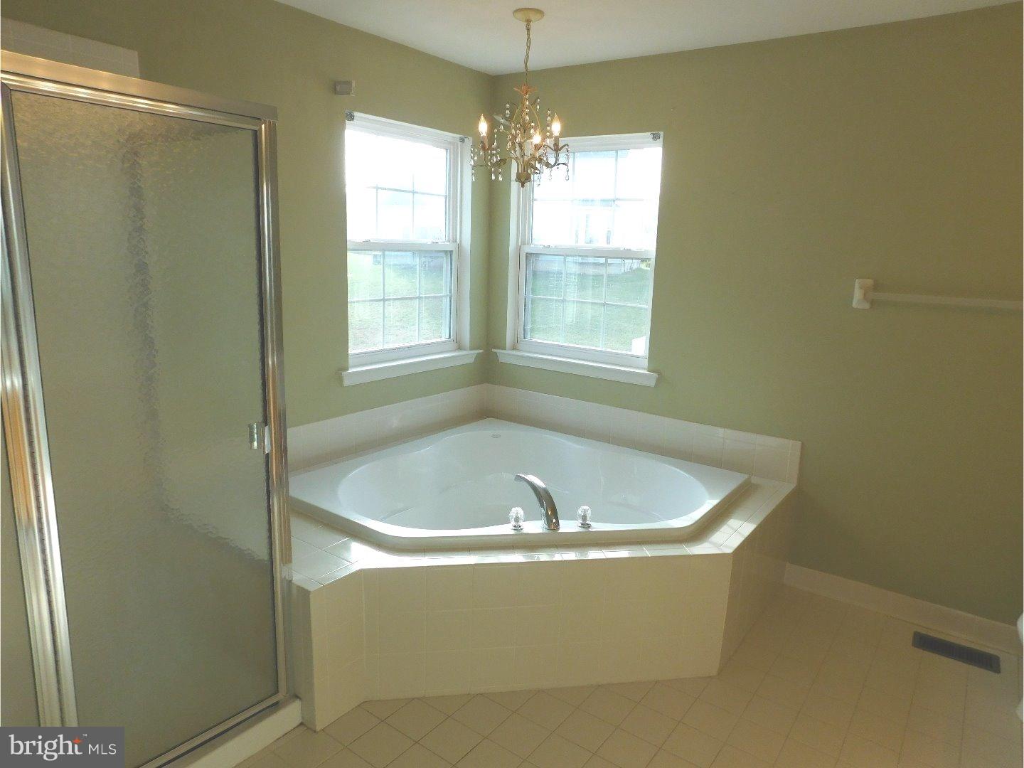 7 Log Cabin Road Sicklerville, NJ 08081 - Photo 12 of 25 Master Bathroom