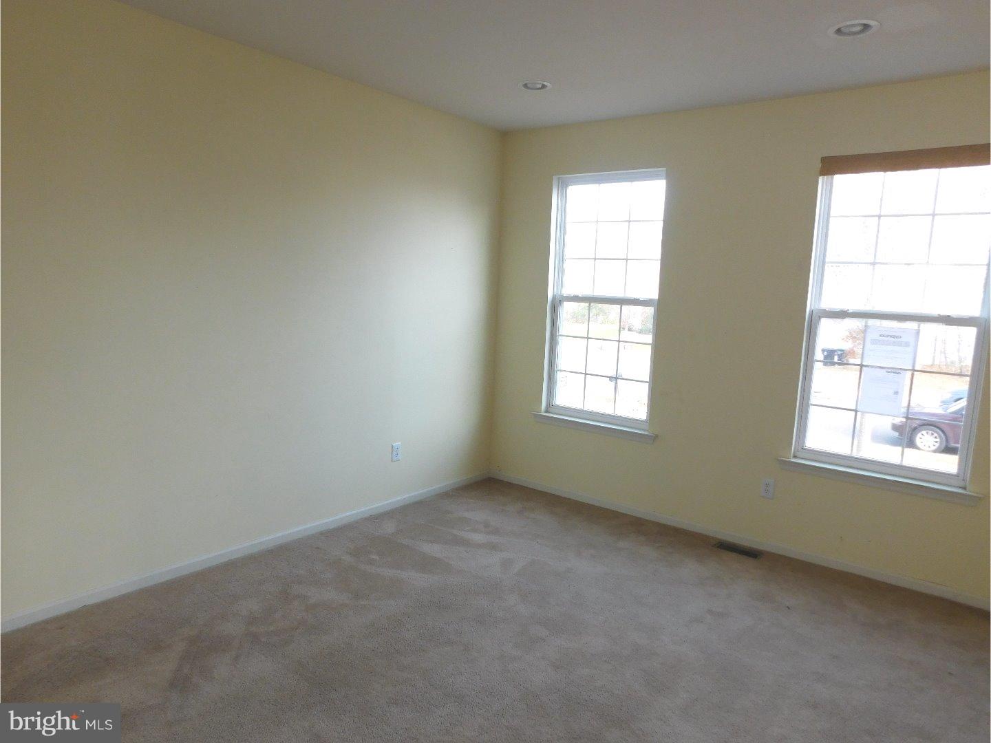 7 Log Cabin Road Sicklerville, NJ 08081 - Photo 3 of 25 Living Room