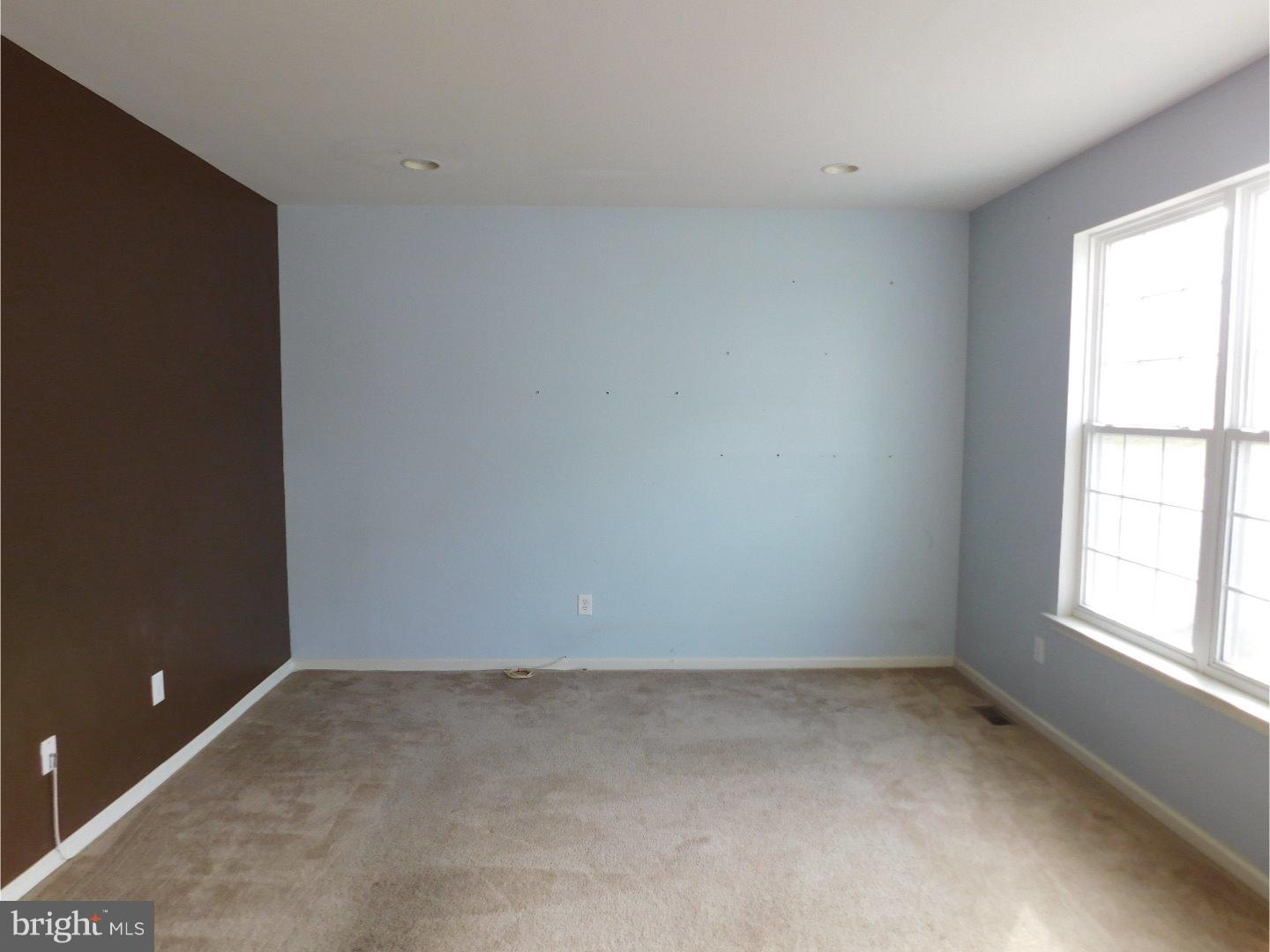 7 Log Cabin Road Sicklerville, NJ 08081 - Photo 7 of 25 Family Room