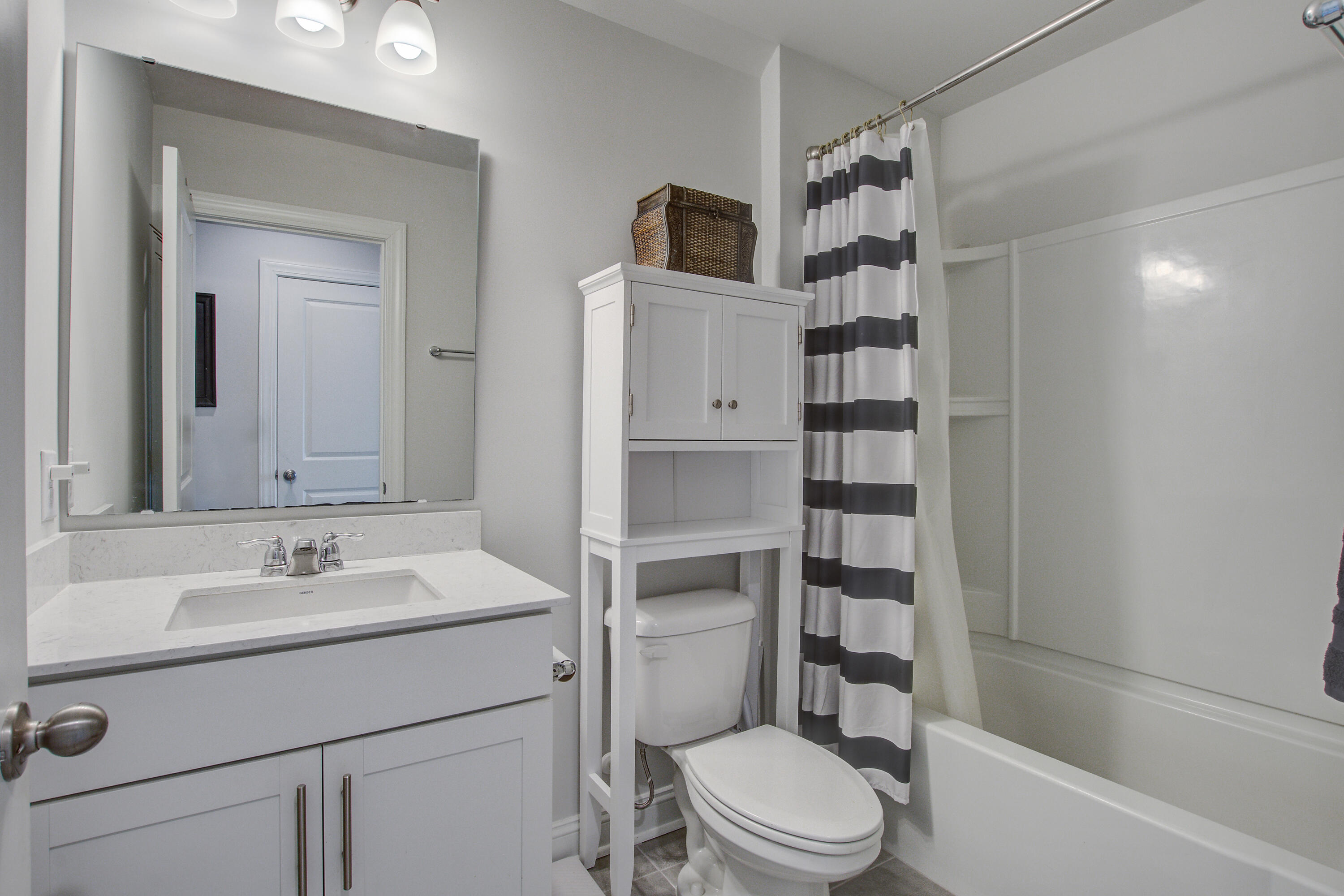 349 Long Pier Street Summerville, SC 29486 - Photo 29 of 42 Full Bathroom
