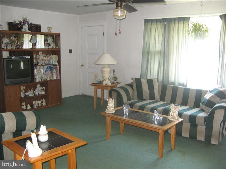 359 Magnolia Road Pemberton, NJ 08068 - Photo 4 of 12 Living Room