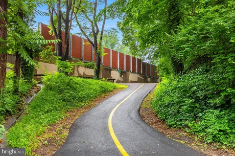 $375,000 | 2050 North Calvert Street, Unit 104, Arlington, VA 22201