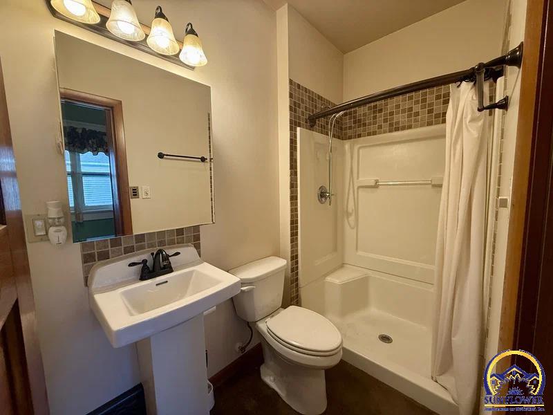 2225 Foxtail Road Fairview, KS 66425 - Photo 12 of 26