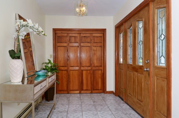27 Surrey Road Winchester, MA 01890 - Photo 2 of 30 Gallery Image 2