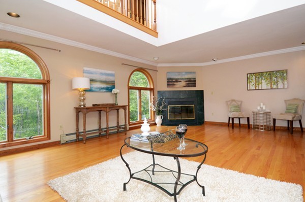 27 Surrey Road Winchester, MA 01890 - Photo 5 of 30 Gallery Image 5