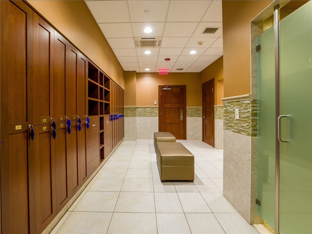 216 Bretlyn Circle Brighton, NY 14618 - Photo 10 of 48 Locker rooms!