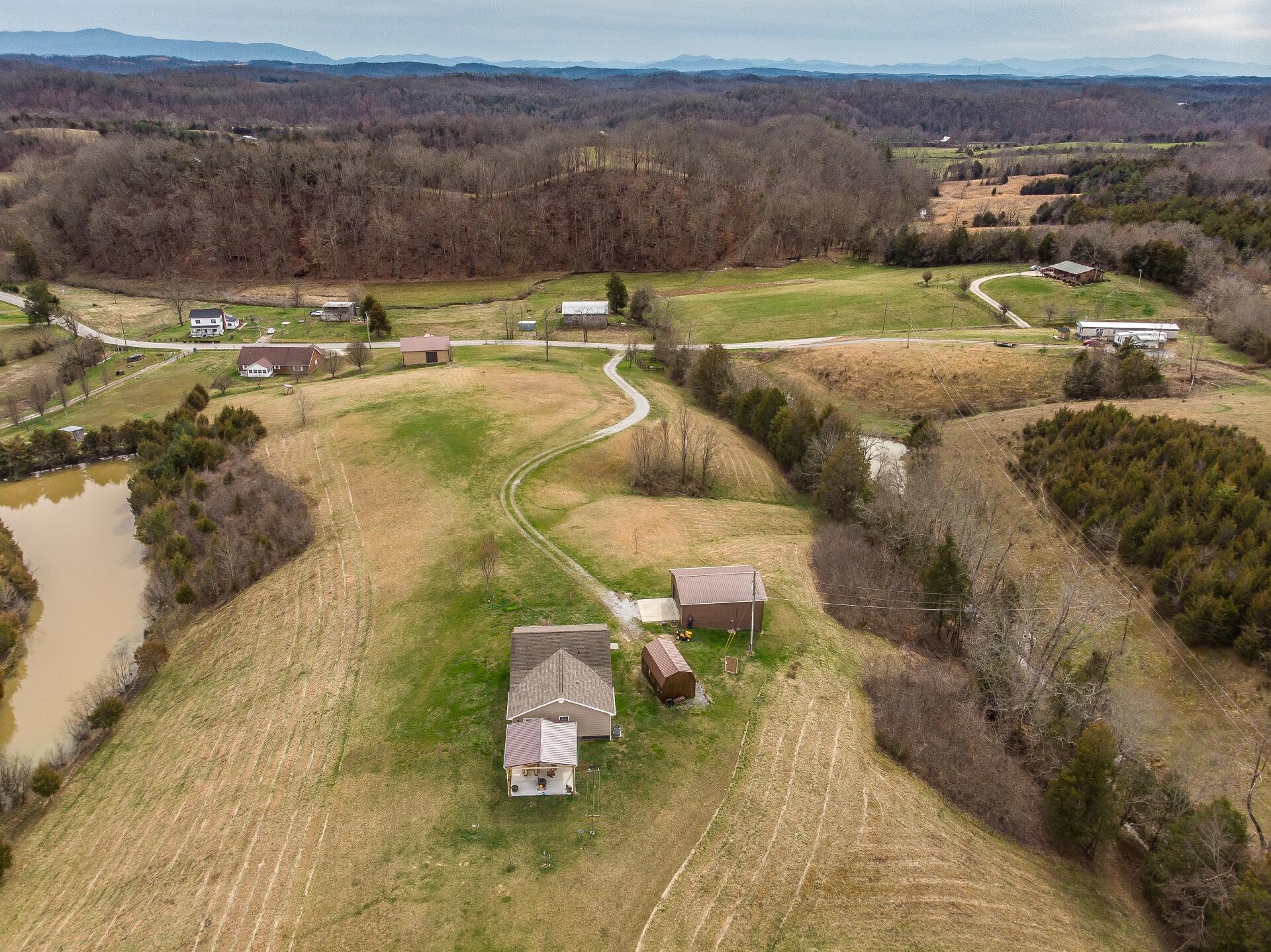 998 Ottway Road Greeneville, TN 37745 - Photo 3 of 63 990OttwayRdG_108