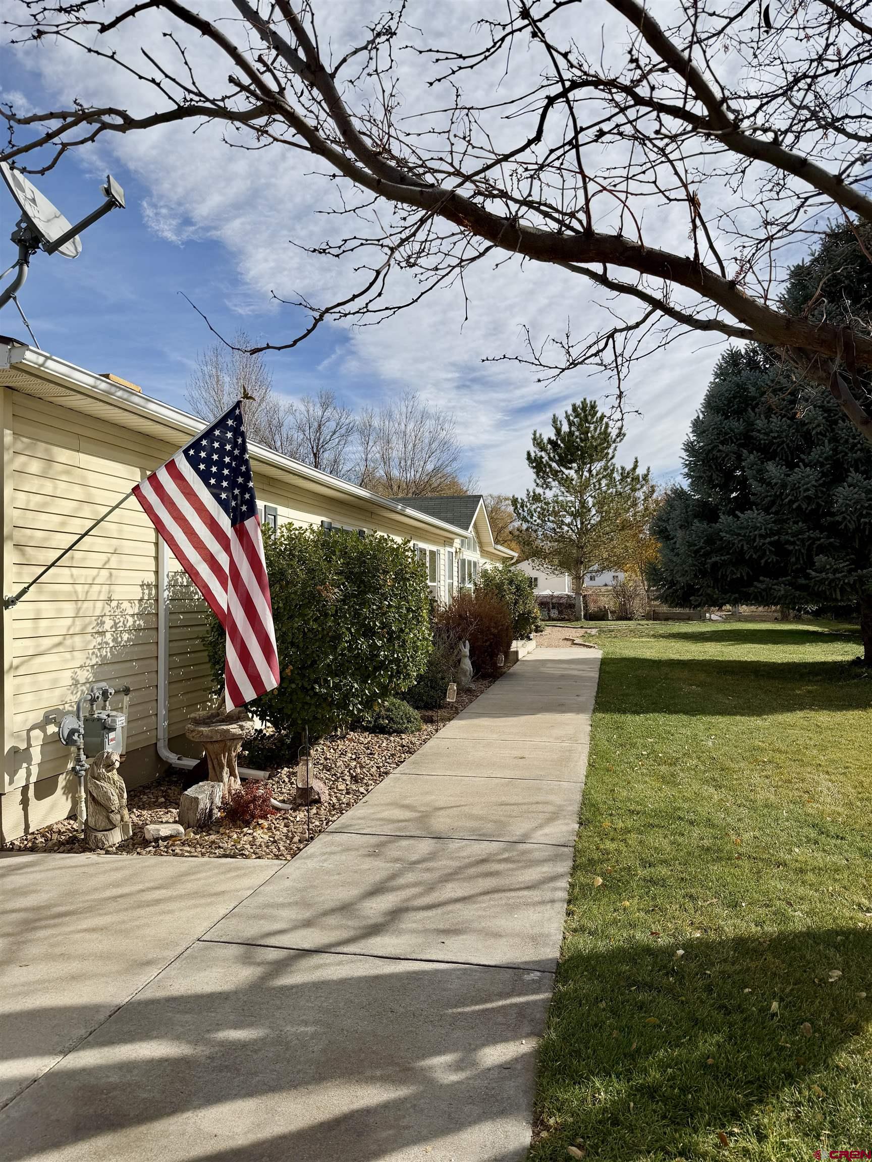 650 1725th Road Delta, CO 81416 - Photo 5 of 45 a view of a park with a street